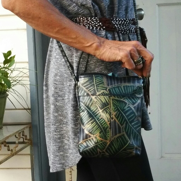 Genuine leather hand painted cross body bag - Picture 2 of 6